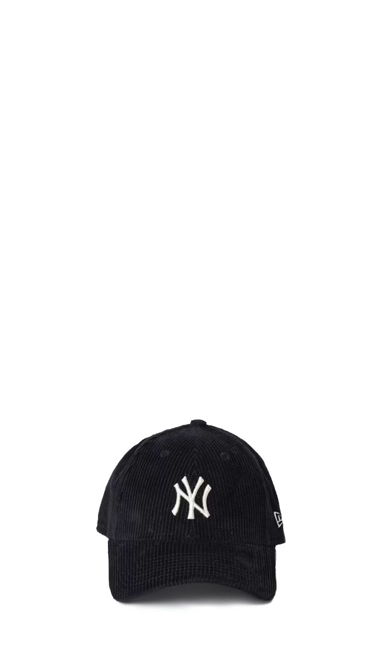 NEW ERA - Cappello 'NY Yankees' in velluto nero e logo bianco